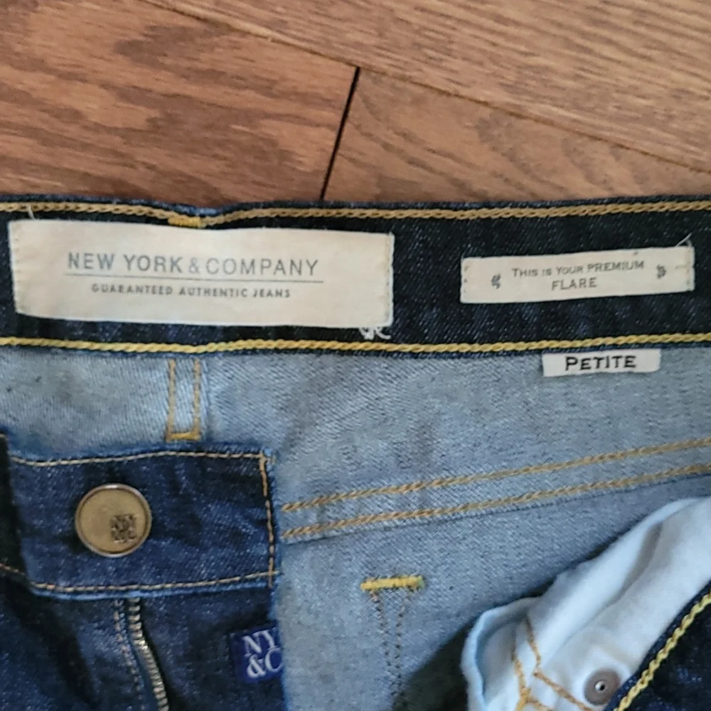 New York & Company size 16 Petit - Picture 2 of 4